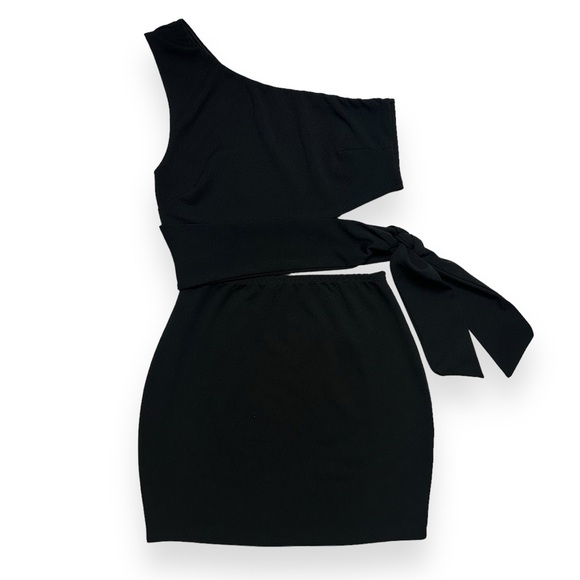 Windsor A Cut Above One Shoulder Mini Dress - Picture 4 of 12